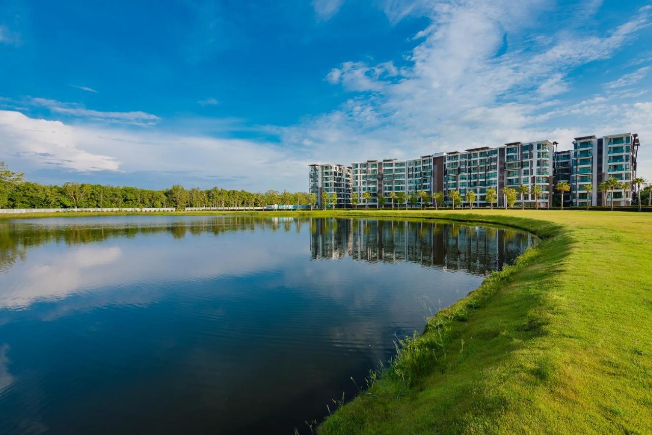 Wyndham Royal Lee Phuket Hotel Nai Yang Exterior photo