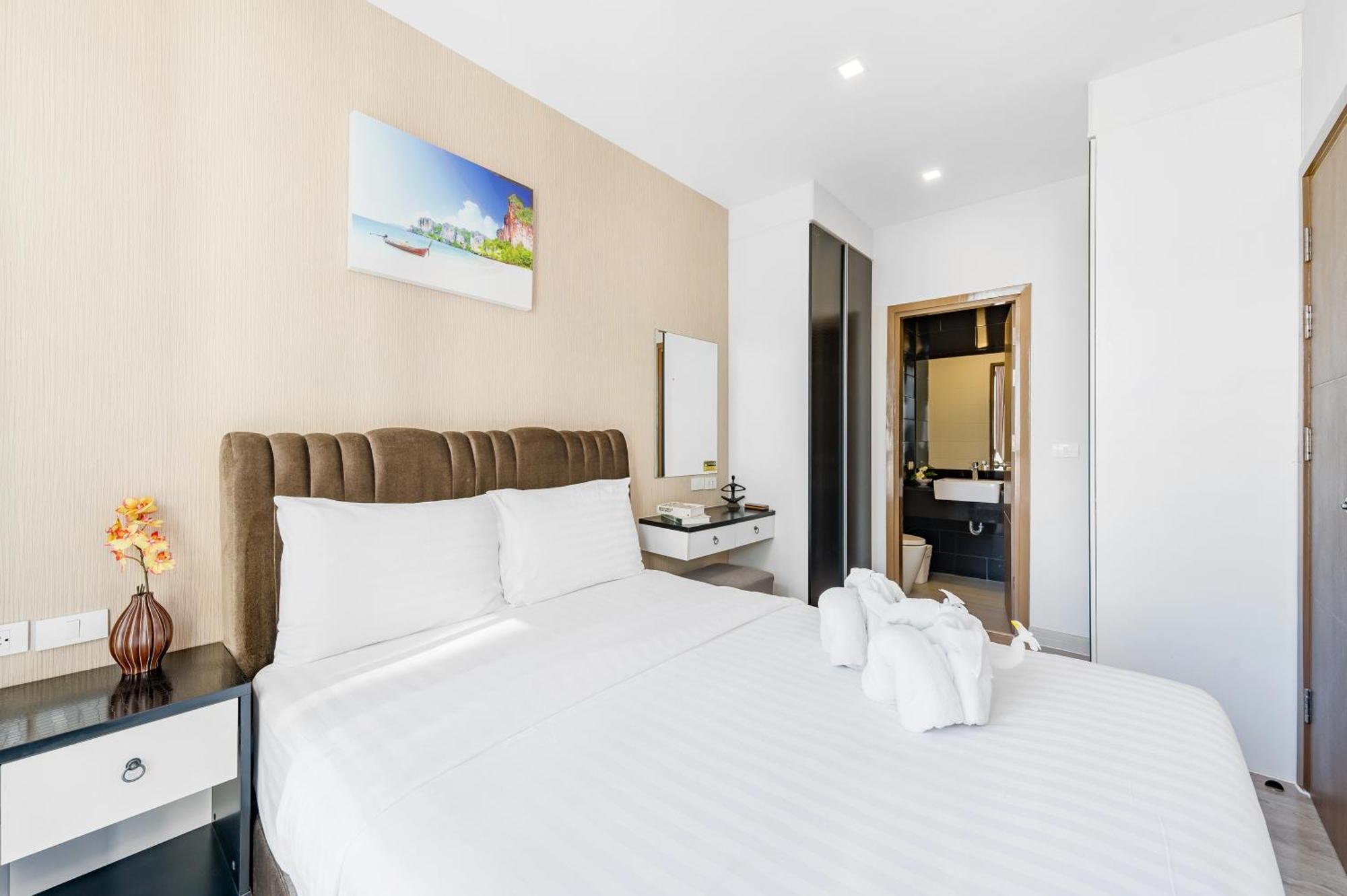 Wyndham Royal Lee Phuket Hotel Nai Yang Exterior photo